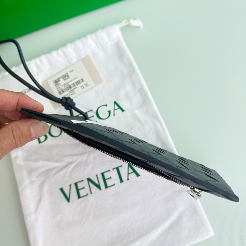 Bottega Beneta Intrecciato Weave Leather Passport/Phone Holder Lanyard 708620 - Picture 6 of 12